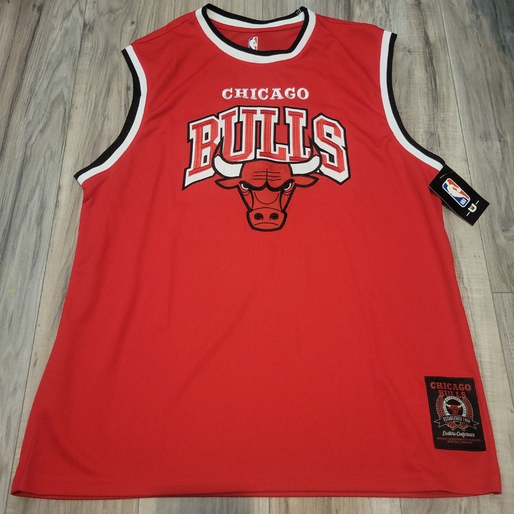 NWOT NBA Chicago Bulls Jersey Mens‎ XL Red Stitched Crewneck Sleeveless Pullover